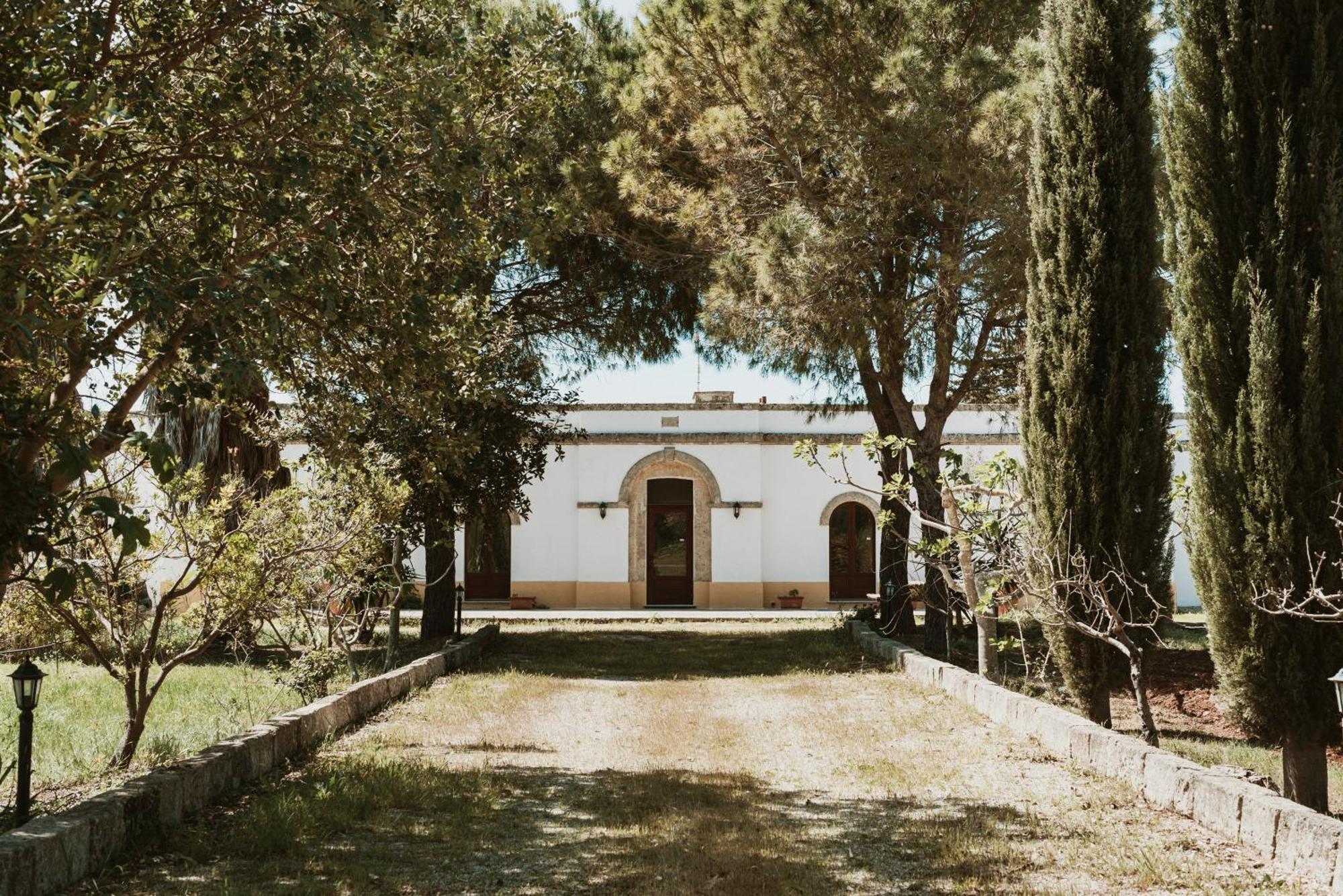 Bio-Agriturismo Masseria La Palombara Salve Exterior photo