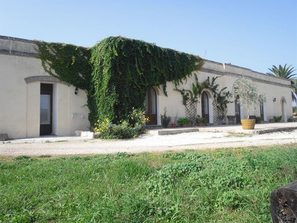 Bio-Agriturismo Masseria La Palombara Salve Exterior photo