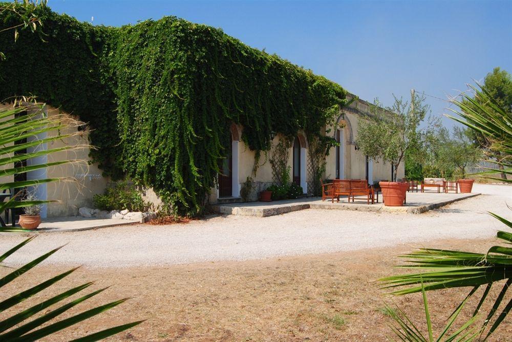 Bio-Agriturismo Masseria La Palombara Salve Exterior photo