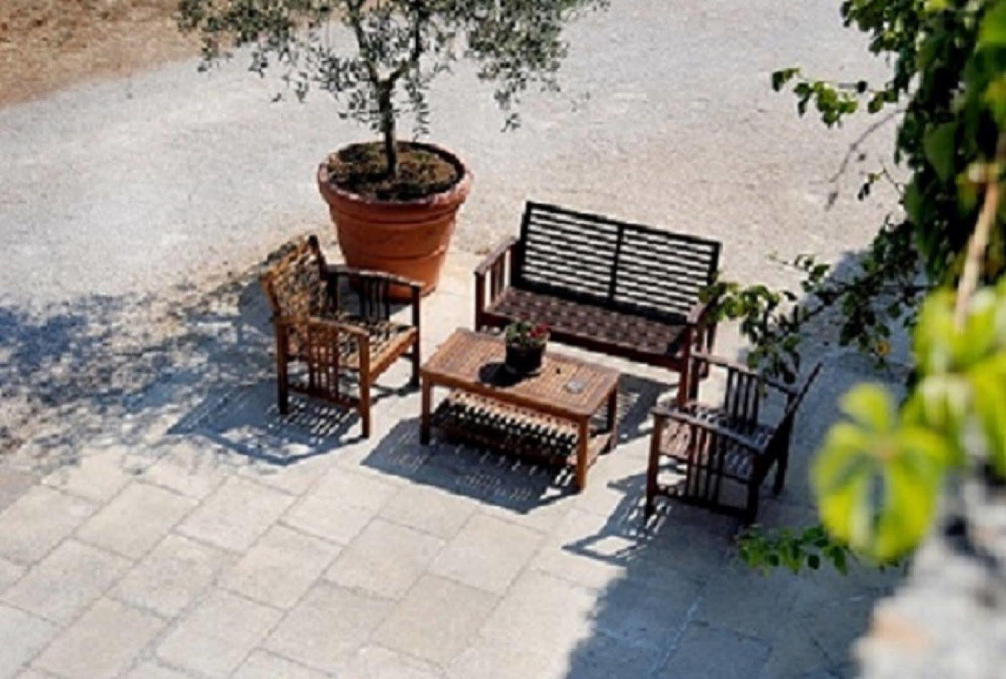 Bio-Agriturismo Masseria La Palombara Salve Exterior photo